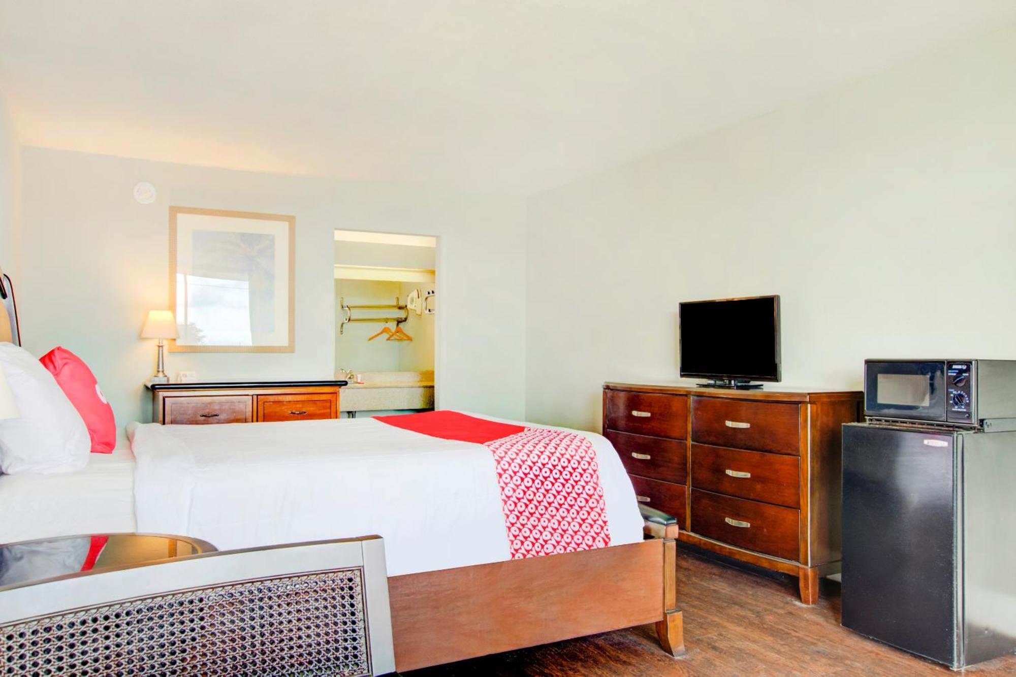 Oyo By Crystal Hotel 2*